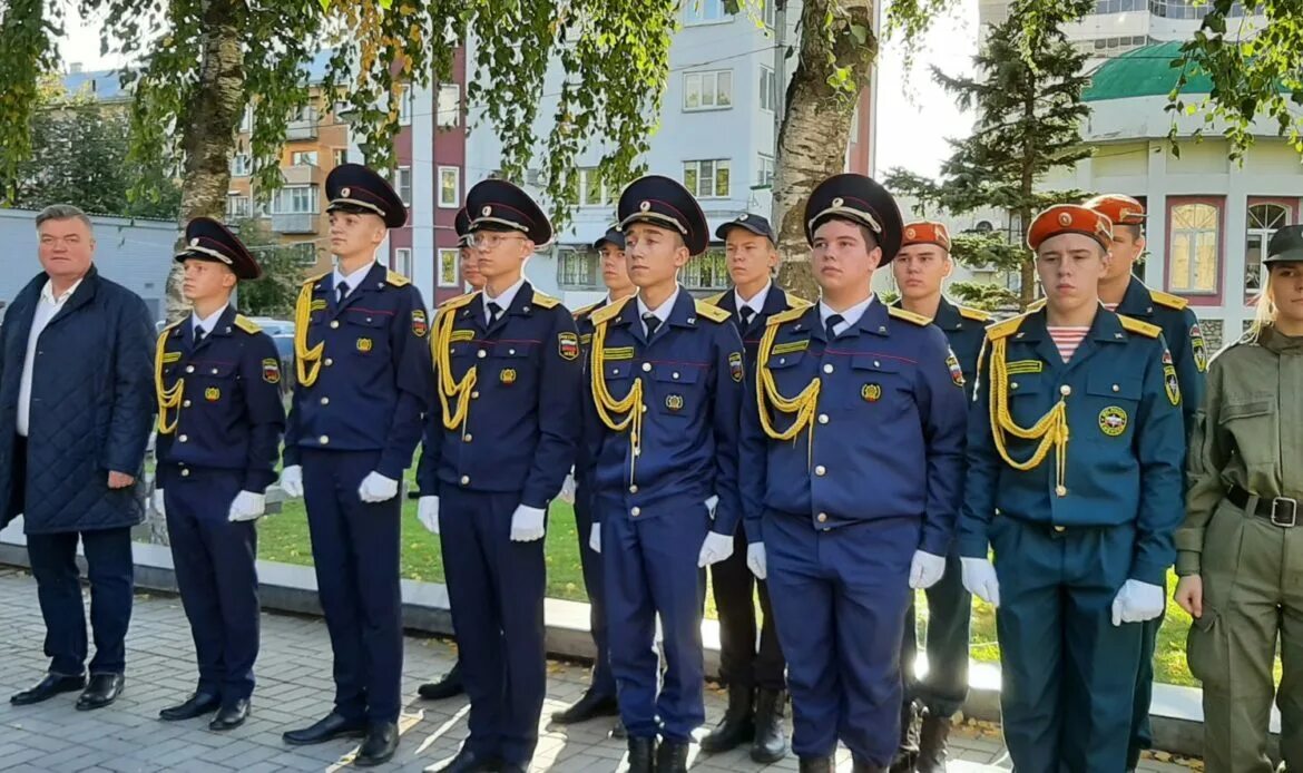 Пожарно спасательный полицейский колледж. Торжественная часть полиции. Пожарно-спасательный юридический колледж. Кировский пожарно-спасательный юридический полицейский колледж.