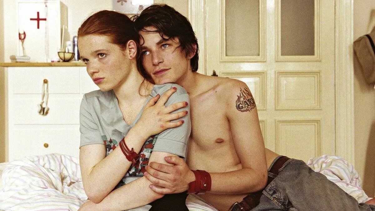 Большие девочки 2002. Большие девочки не плачут (2002). Большие девочки 2002. Большие девочки не плачут (2002). Высокая девушка фильм.