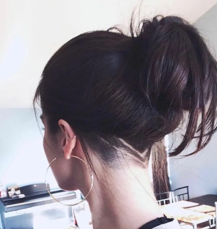 Женская прическа хвостик сзади Pin on Toys & throwback Tail hairstyle, Hair styles, Boy hairstyles