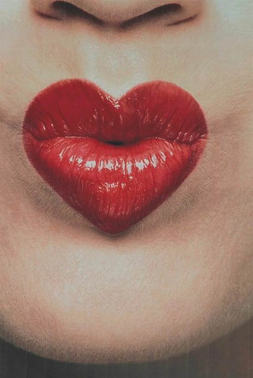 Поцелуй в губы. Губы сердечком. Красивые губы. Красивый поцелуй в губы. Дай поцелую губы
