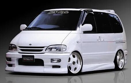 Nissan serena 23