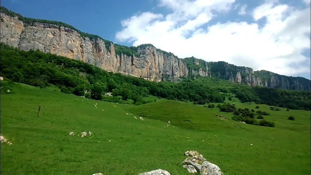 Село Курджиново Карачаево Черкесия. Курджиново Карачаево-Черкесия горы. Курджиново село Карачаево Черкесия деревня.