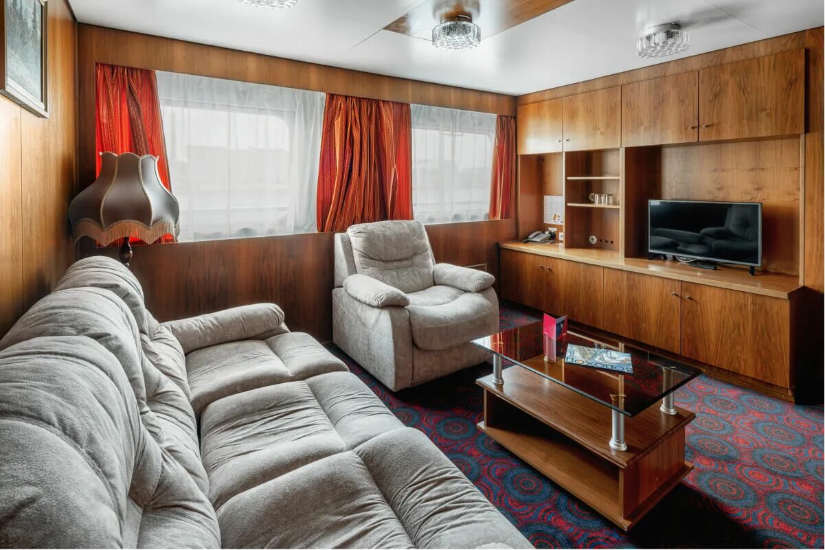 Теплоход две столицы каюты. Теплоход ростропович каюта люкс. Теплоход люкс. Теплоход империя байкал каюты. Теплоход люкс.