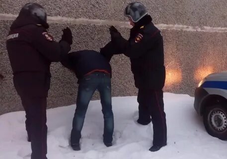 Задержание преступника сотрудником полиции