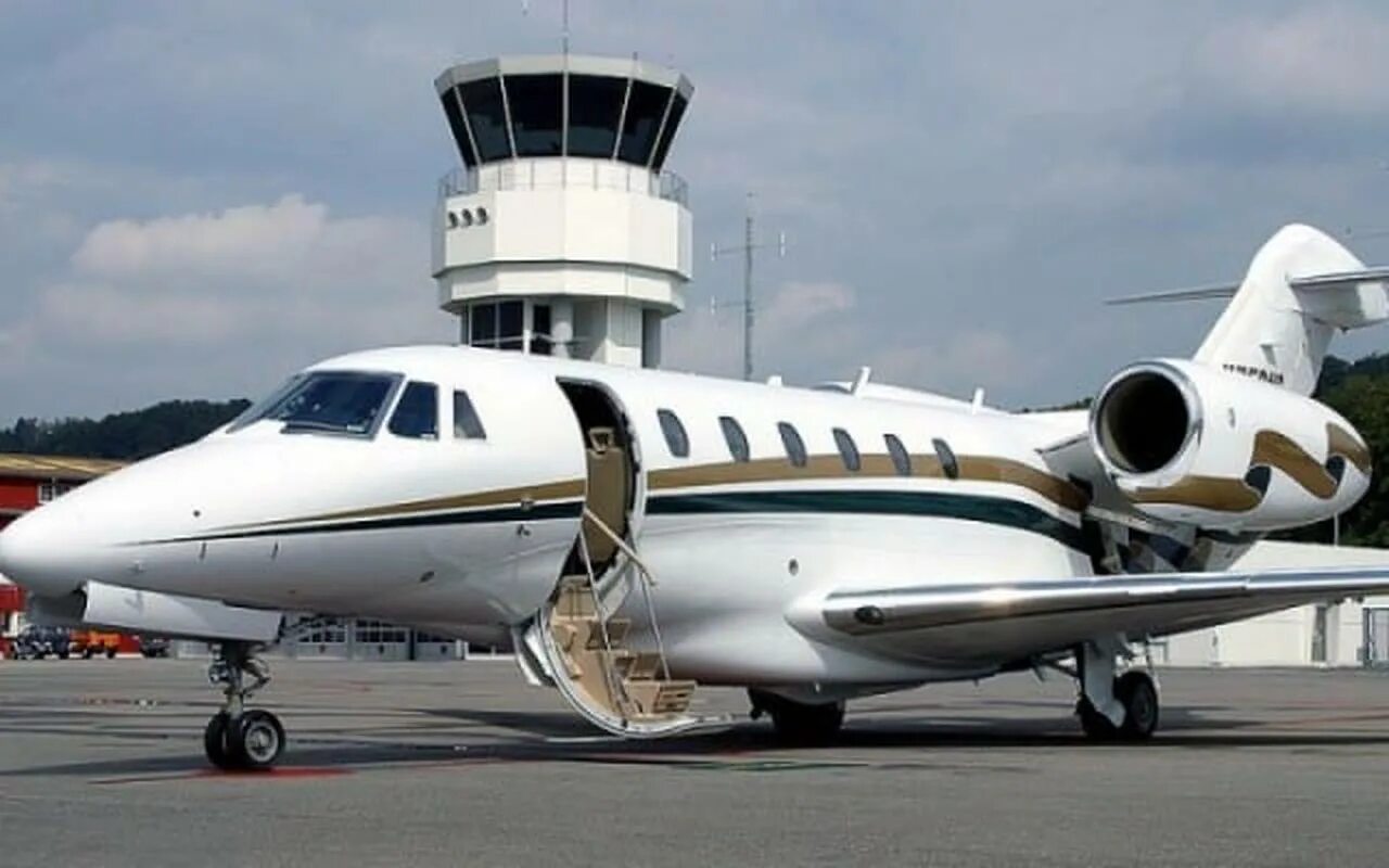 Самолет Cessna Citation Jet. Самолет Cessna 750 Citation x. Cessna Citation x (model 750). Самолет Пайпер бизнес Джет.