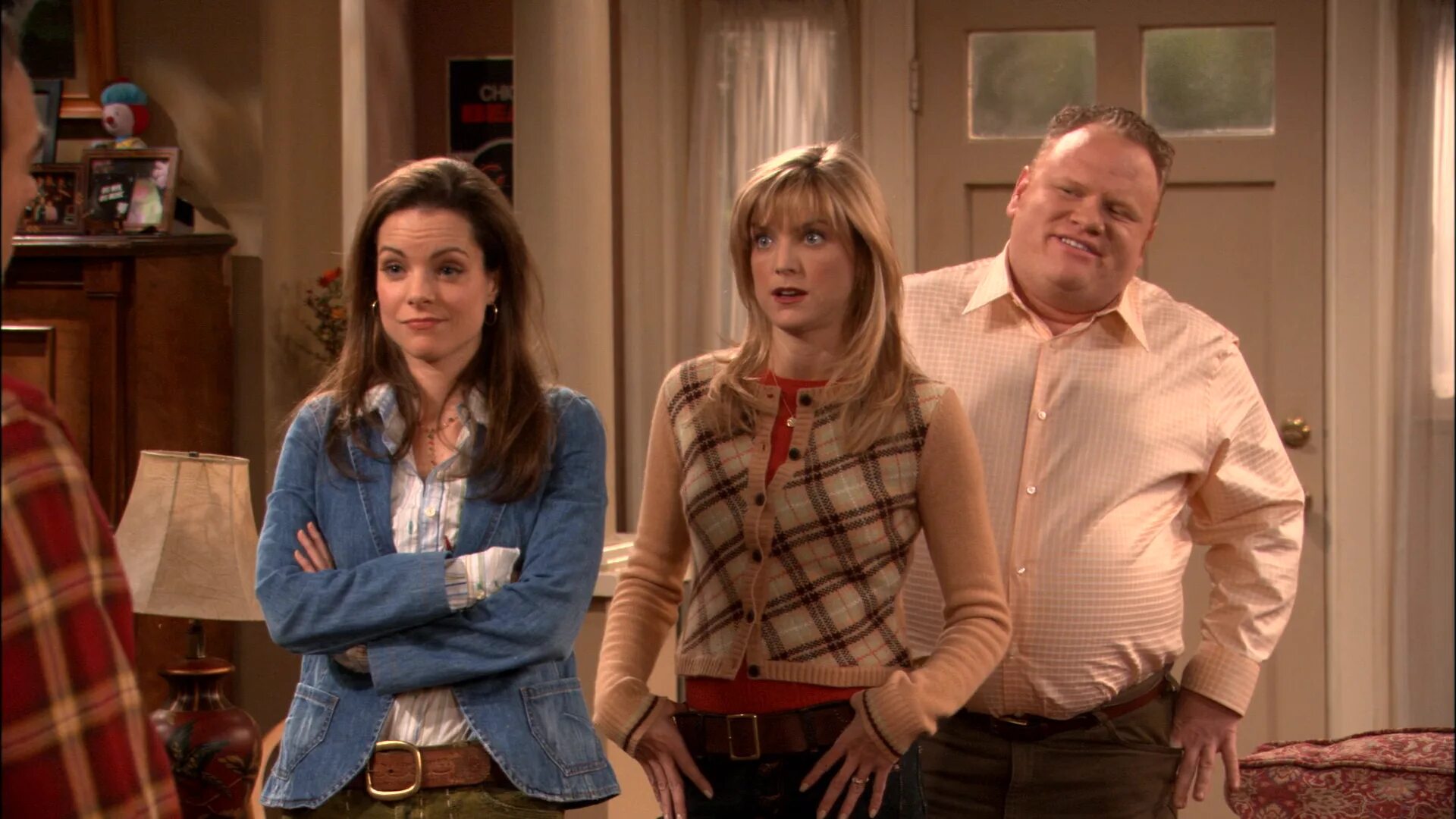 According to james. Американский сериал про семью с белуши. Как сказал джим сериал. Как сказал джим сериал. Белуши как сказал джим.