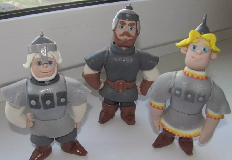 Три богатыря герои илья муромец. Богатырь рисунок. Фигурка богатыря из пластилина. 3 богатыря алеша попович. Фигурки богатырей.