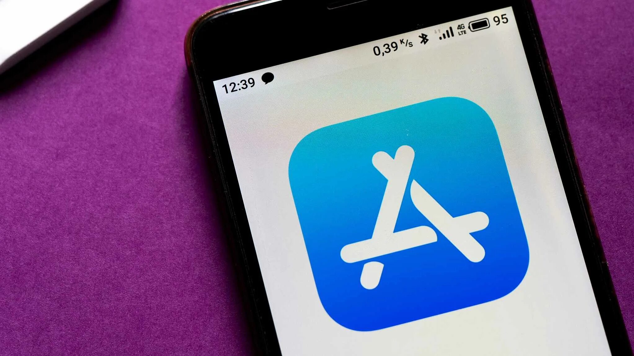 Что удалено из app store. Что удалено из app store. Удаленные приложения из app store. Твиттер приложение. Юла приложение.