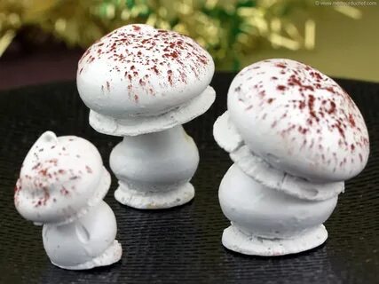 Грибочки из зефира