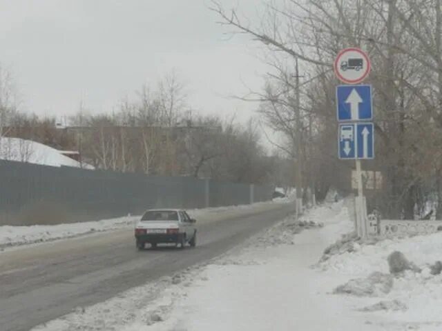 Штраф за грузовое движение запрещено. Дорожный знак 3.4 движение грузовых. дорожные знаки для грузовых машин 3.4. движение грузовых автомобилей запрещено знак фото. знак грузовым запрещено исключения 2025.