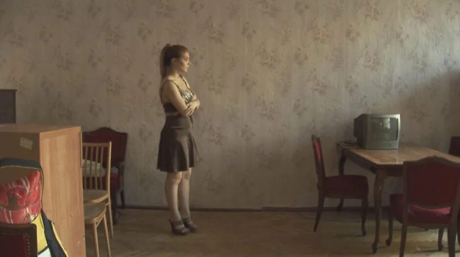 Совращает 14 летнего