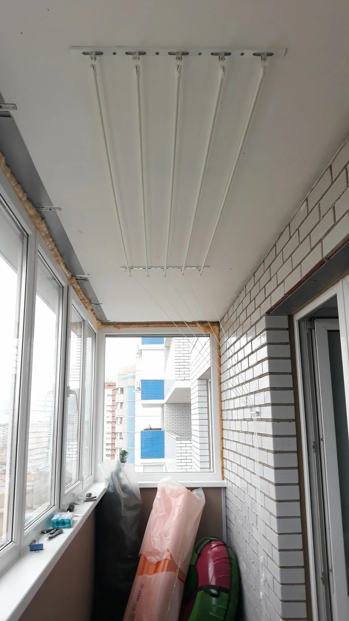 Сушки на балкон потолочные