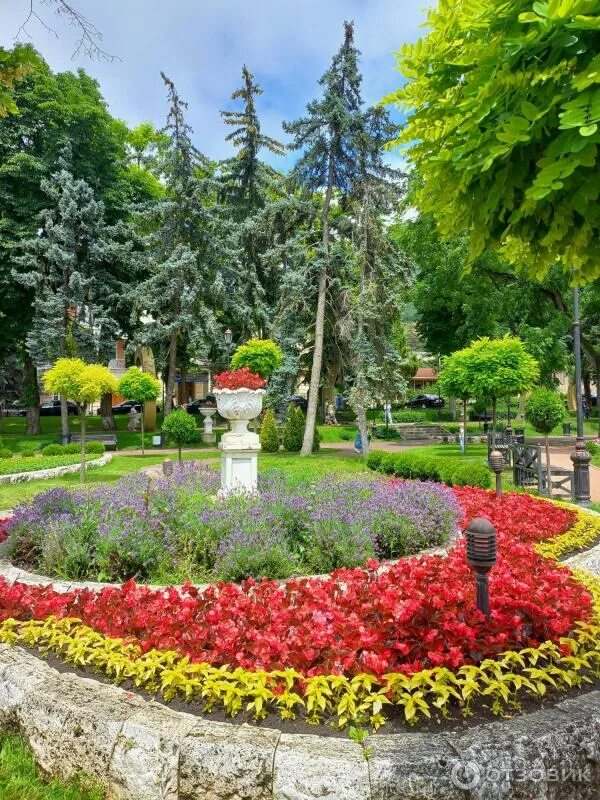 Кисловодск парк цветник. Фонтан цветник пятигорск. Цветник колоннада пятигорск. Парк цветник пятигорск веной. Квартира в пятигорске аренда цветник дешево.