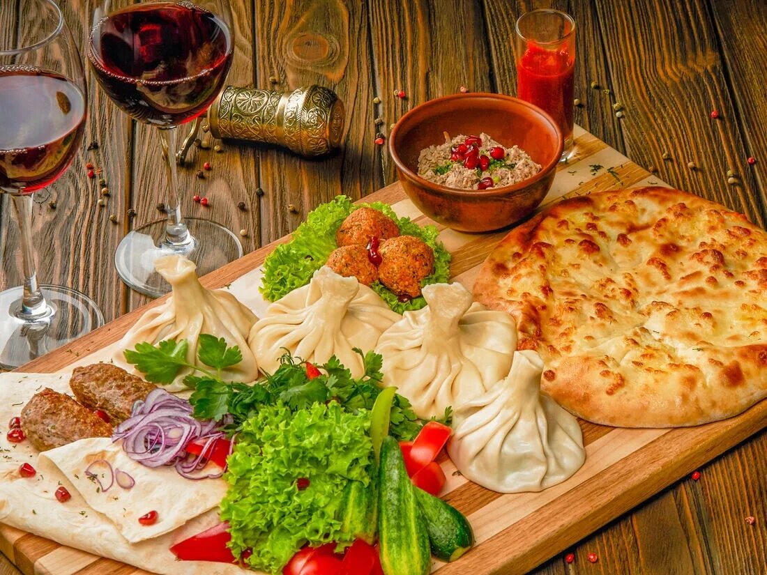 Хачапури шашлык. Хинкали-хачапури-шашлычок. хачапури шашлык хинкали. хачапури оджахури. хинкали хачапури шашлык грузия.