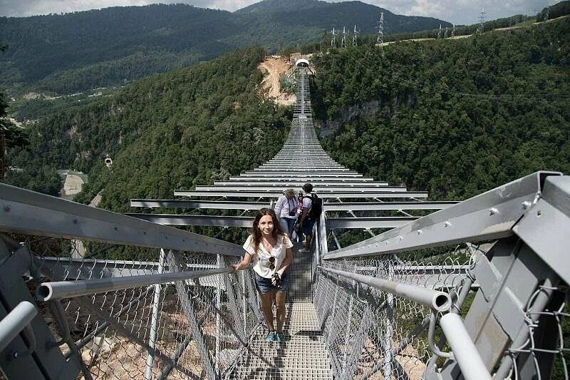 Skybridge джемете. Мост Skybridge Сочи. Скайбридж Анапа. Скайпарк Сочи. Скайпарк AJ Hackett Sochi.