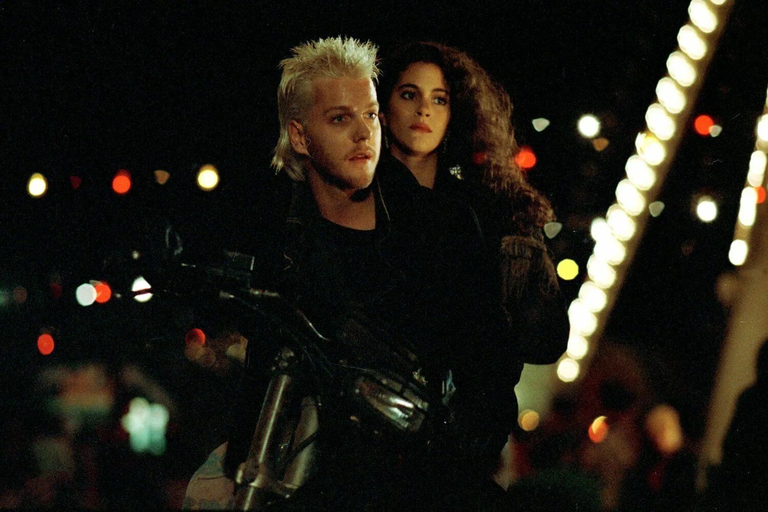 Пропащие ребята 1987 дуэйн. Lost boys trippie. Lost boys trippie. The lost boys 1987. Пропащие ребята 1987 дуэйн.