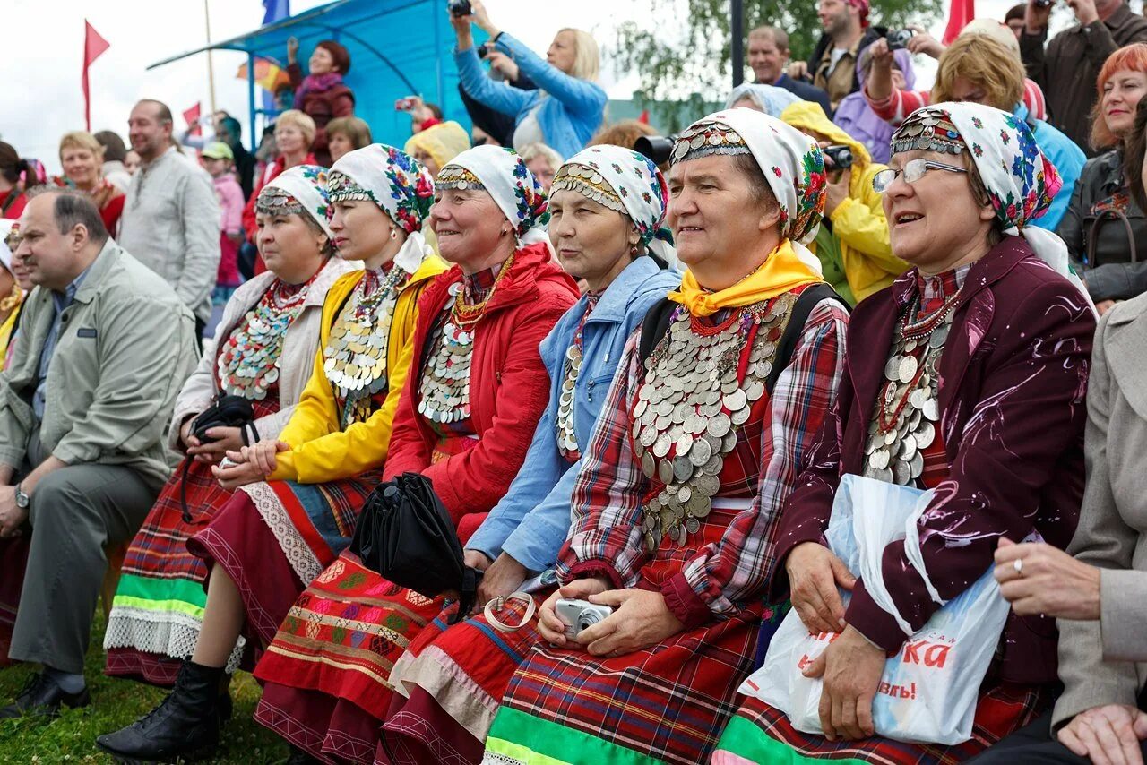 Кряшены в Удмуртии. Финно Пермская группа народы. Быг-Быг Шарканский район. Удмурты финно-угорский народ. Финоугорская группа народов