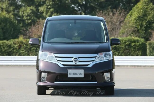 Nissan serena 2009. Ниссан гтр р35 нисмо. Ниссан гтр 35. Nissan v8 supercars фото. Nissan 8.