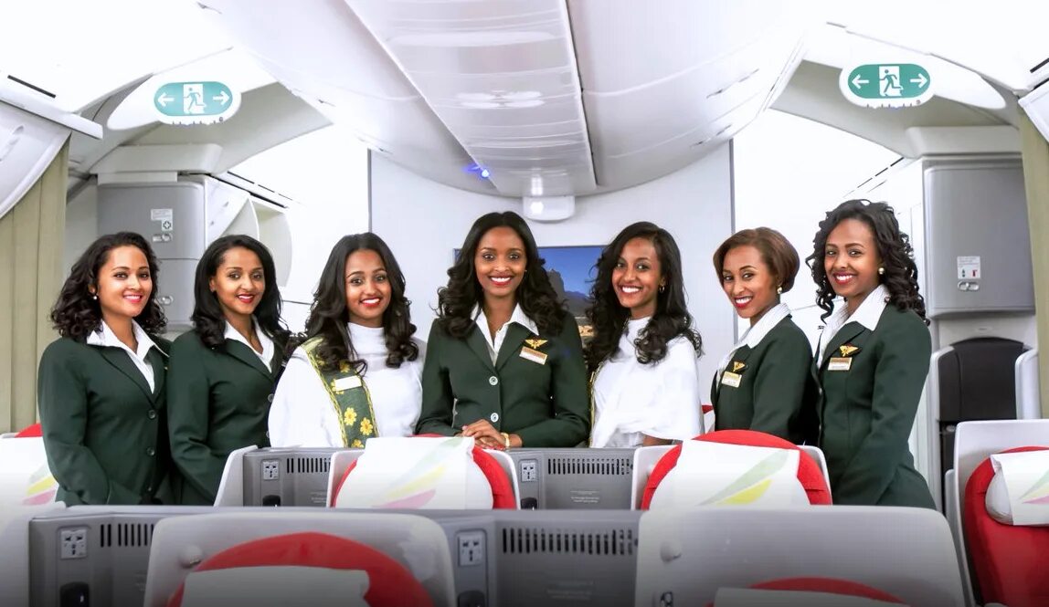 Ethiopian airlines отзывы. Ethiopian Airlines стюардессы. Ethiopian самолет Ethiopian Airlines. Авиакомпания Эфиопиан Эйрлайнс. Эфиопия Аирлинес.