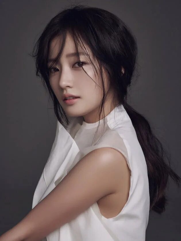 Кореянки в бежевом. Сонг сонг юн. Сон ха-юн. Ха ю сонг актриса. Сон сонг юн актриса.