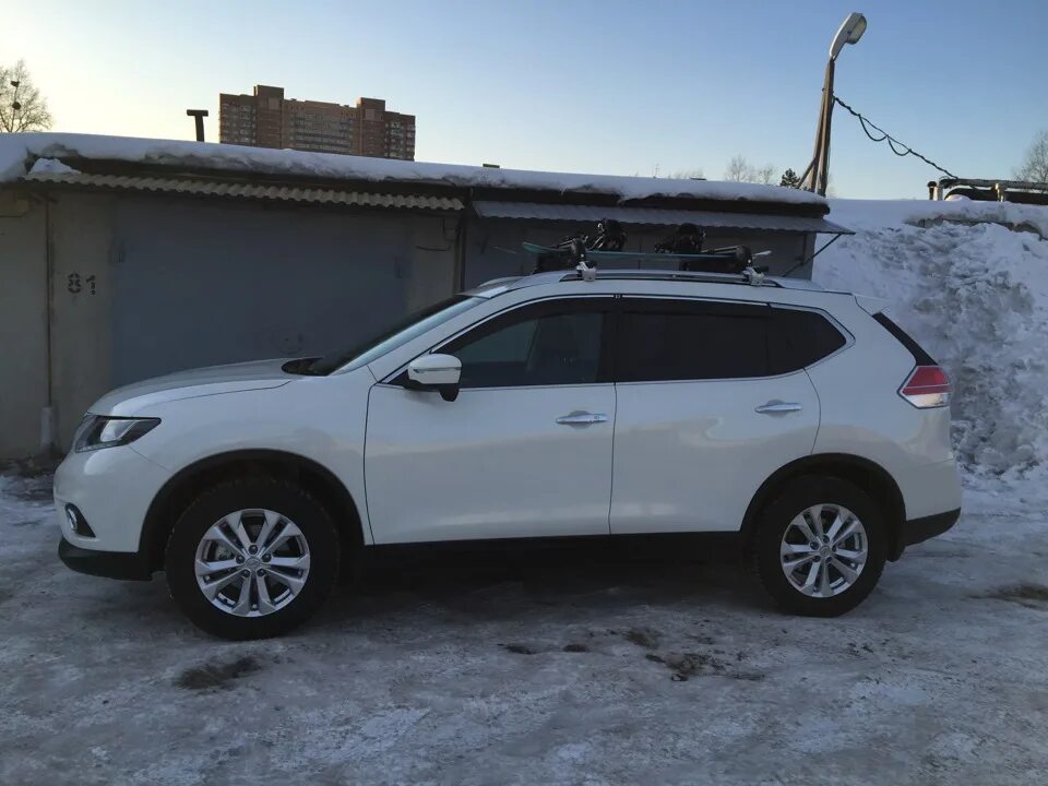Ниссан х трейл без рейлингов. Nissan x-trail t32 багажник. Автобокс на nissan x-trail t32. Ниссан х-трейл т32 с автобоксом. Ниссан х трейл без рейлингов.