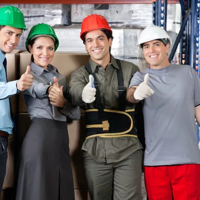 вакансии вахтовым методом. вахта для женщин с жильем. женщина на складе. вахта в москве. вахта 15/30/45.