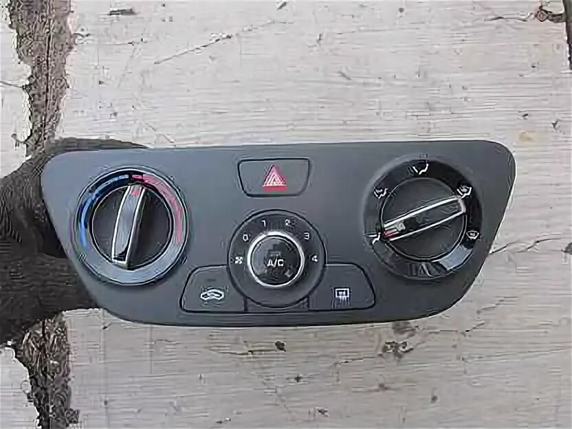 Блок отопителя солярис 2012. Блок управления печкой солярис. Блок управления печкой hyundai solaris 2. Hyundai solaris блок печки. Блок управления печкой солярис.