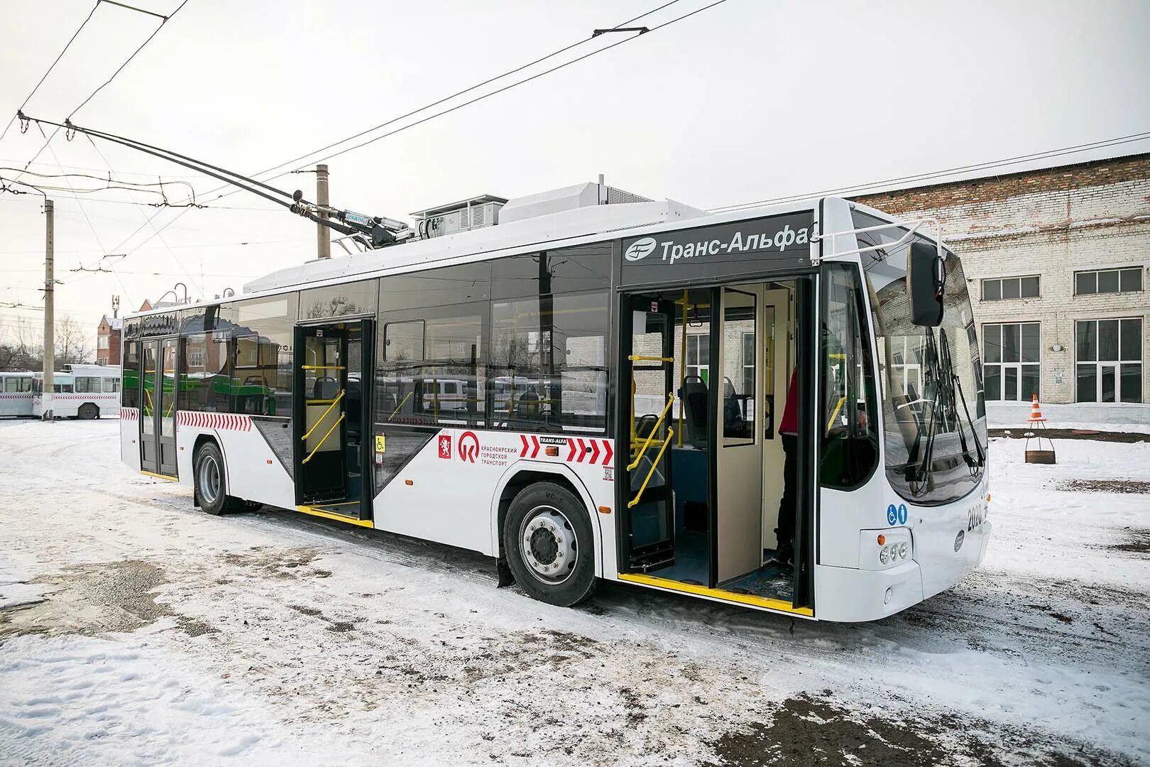 Автобус 4 троллейбус. Троллейбус Адмирал Красноярск. Алькор 5214 троллейбус. Новые троллейбусы в Красноярске. Транс Альфа троллейбус Красноярск.