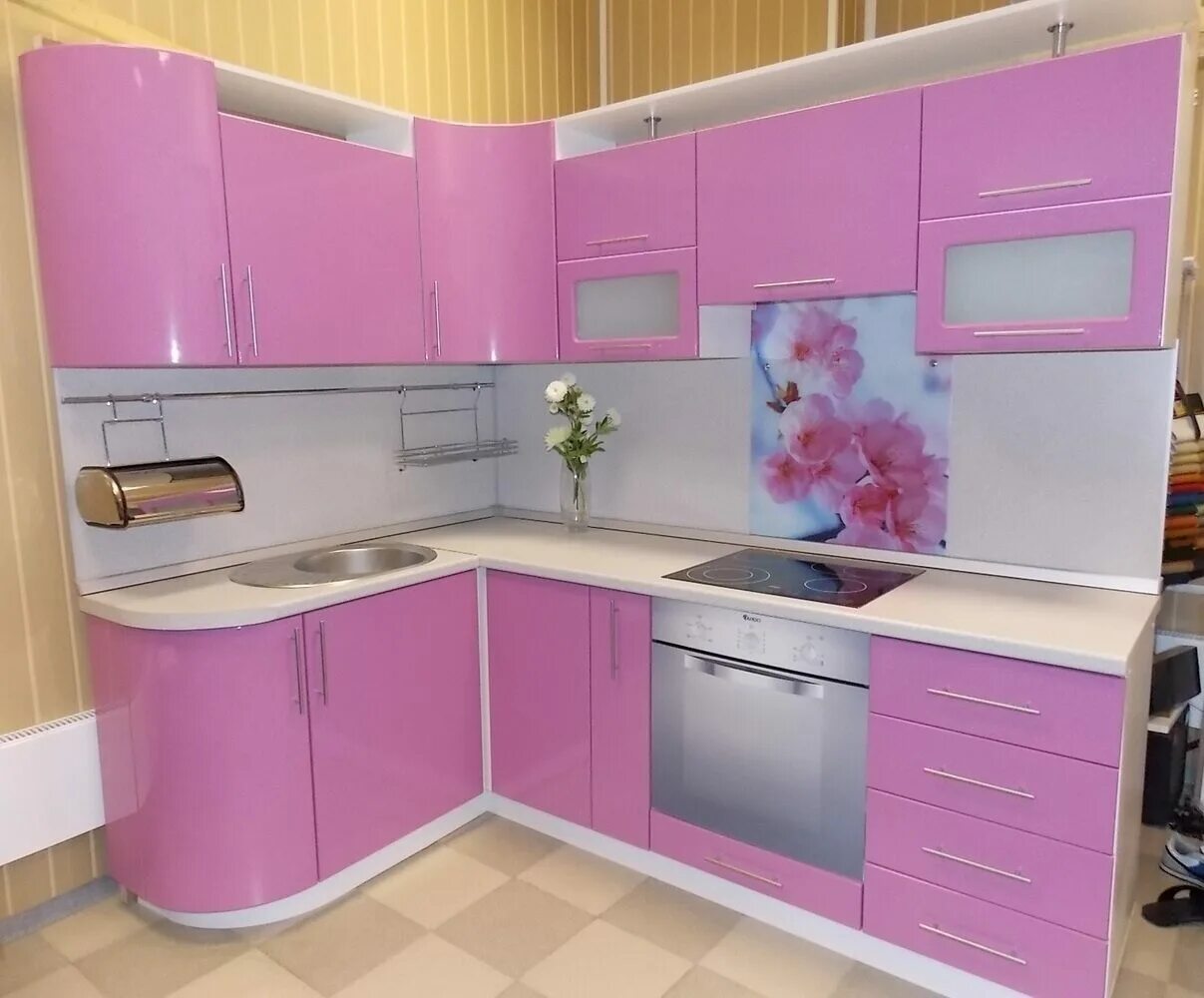 Угловые кухни. Розовая угловая кухня. Кухонные гарнитуры угловые. Розовые кухонные гарнитуры.