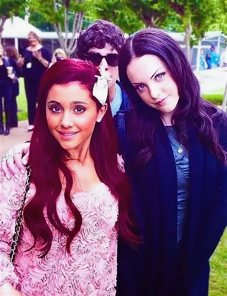 Ask liz. Liz перевод. You have got a parrot. Liz deys. Ask русский язык.