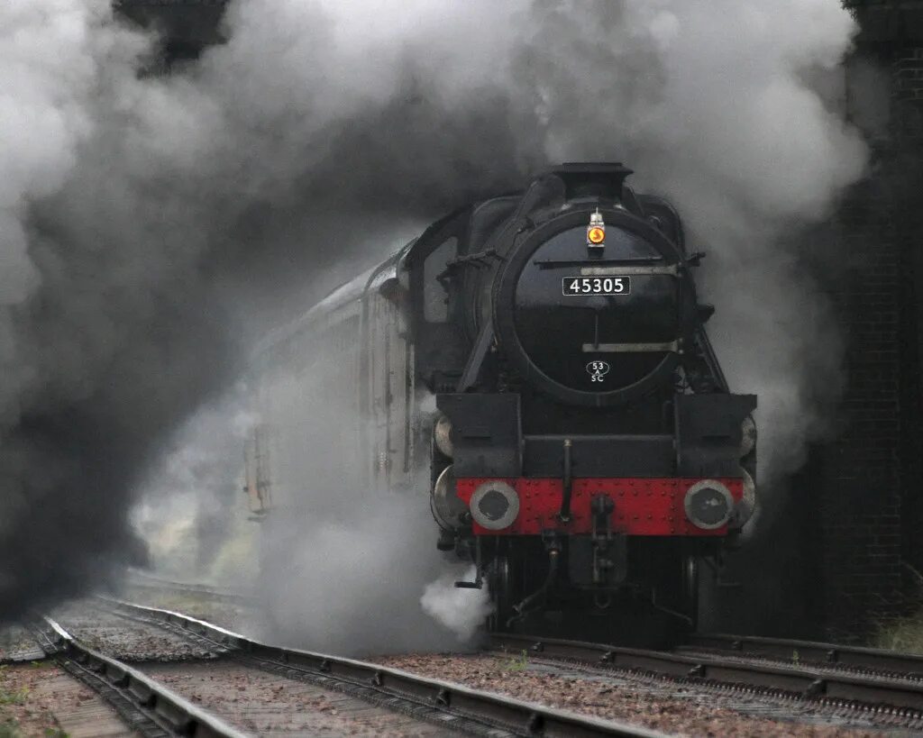 Черная электричка. Старый поезд. Черный паровоз. Жд поезда черно белые. Железнодорожный транспорт.