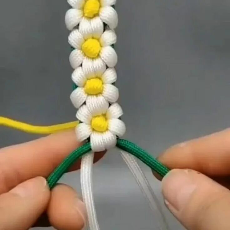 Как заплести цветы