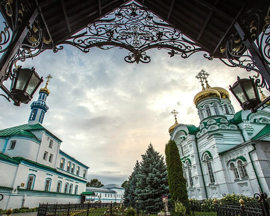 Достопримечательности раифы. Раифский богородицкий монастырь. монастырь раифа казань. раифский монастырь казань достопримечательности. казань раифа свияжск.