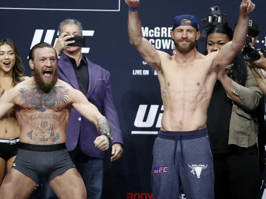 Конор макгрегор 66. Ufc коннор. Взвешивание конора. Взвешивание конора. Макгрегор альдо взвешивание.