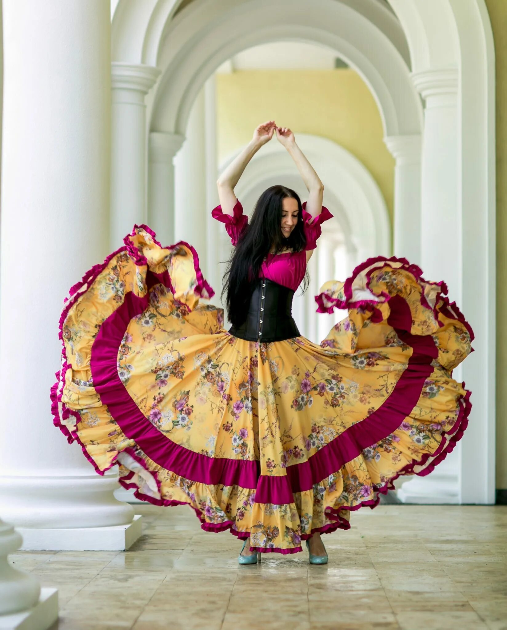 Цыганская юбка. Цыганская юбка для танца. Цыганская юбка двойное солнце. Цыганский танец.