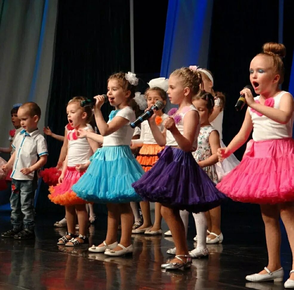 Детский вокальный ансамбль. Детские вокальные коллективы. Концертные костюмы для детей.