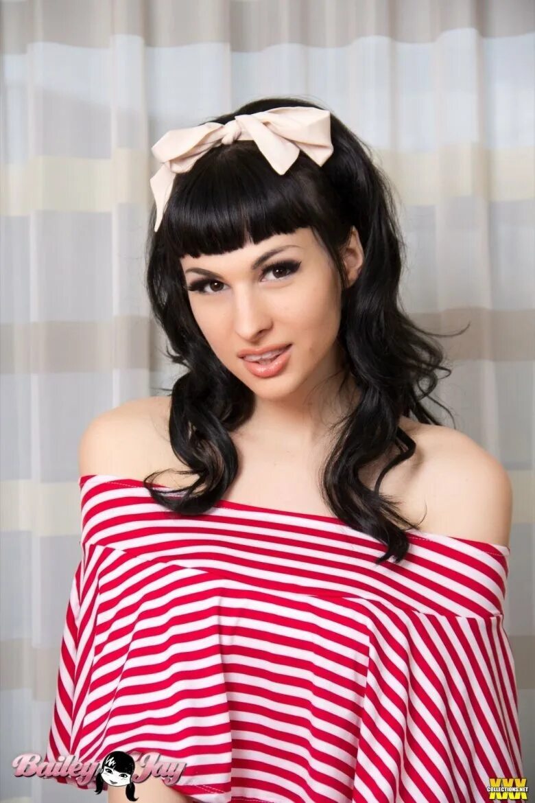 Stevie boebi. Bailey paris. Стрижка полудлинный боб. Бейли джей. Стефани бейли.