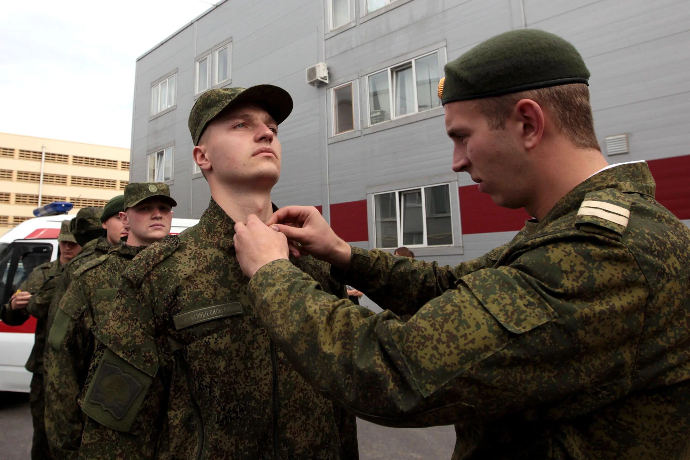 Отделение вс рф. Сержант Российской армии. Форма рядового Российской армии. Военнослужащий. Военнослужащие России.