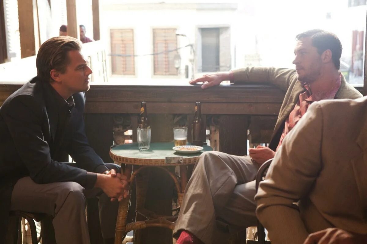 Начало 2 дата выхода. Том харди inception. киллиан мерфи и леонардо ди каприо. начало 2010 леонардо ди каприо. inception фильм том харди.