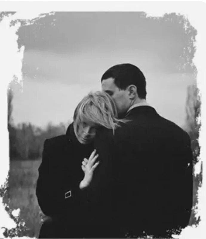 Бродский любовь это разлука с одиночеством. Девушка прощается с парнем. любовь расставание. прощание расставание. мужчина и женщина прощаются.