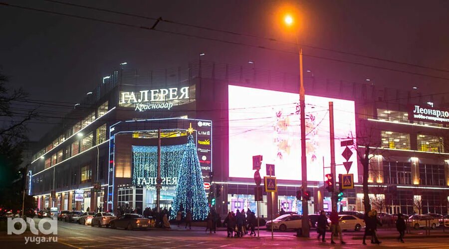 Краснодар работа тц. Тц центр города краснодар. тц галерея краснодар. центр города краснодар торговый центр магазины. галерея краснодар главный вход.