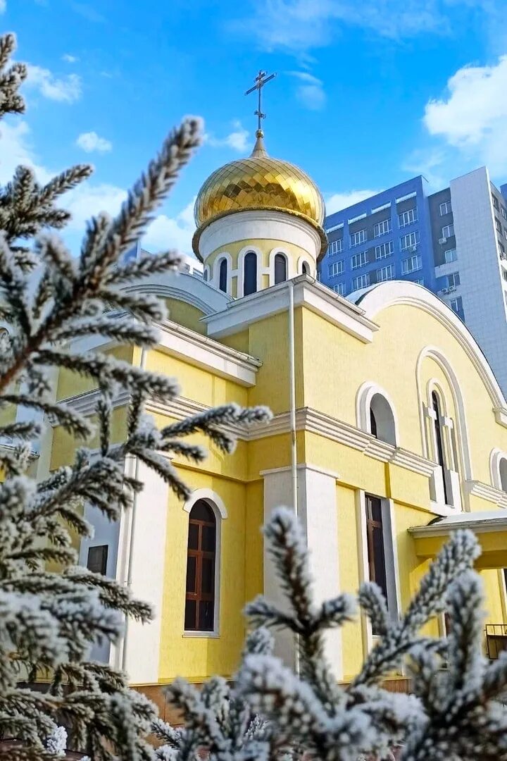 Храмы на левом берегу. Храмы на левом берегу