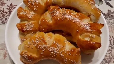 Рогалики с сгущенкой из дрожжевого теста