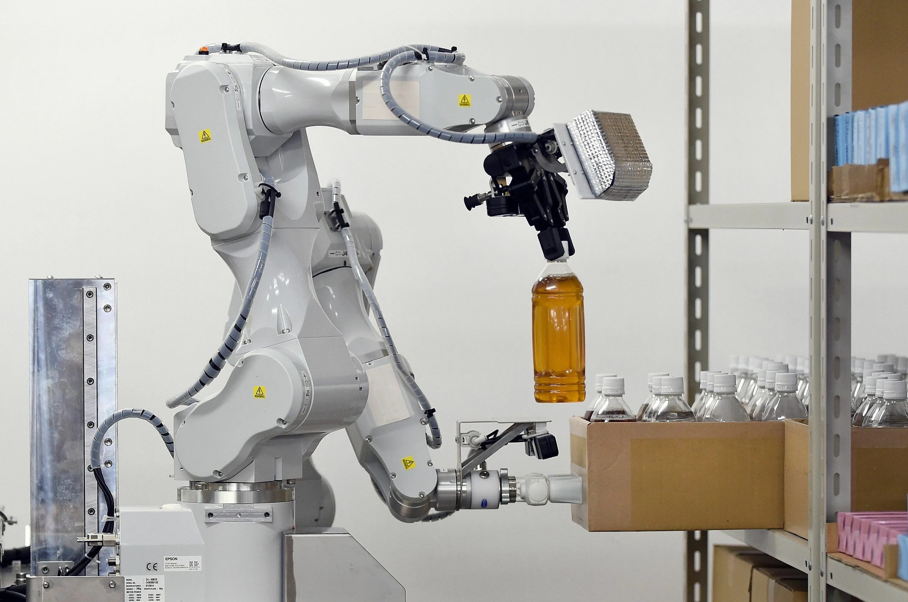 Обслуживание производства. Технические роботы это. Манипулятор kuka. Роботы в промышленности. Универсальные роботы.
