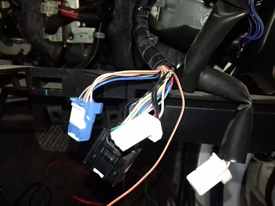 Подключил противотуманки - Nissan Avenir (2G), 2 л, 1996 года своими руками DRIV