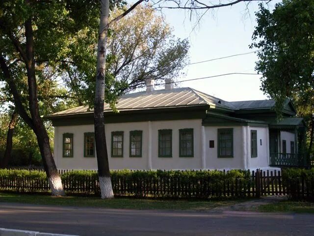 Станица боковская школа. Выставка шолохова в школе. Школа шолохова. Школа шолохова. Каргинская станица дом шолохова.