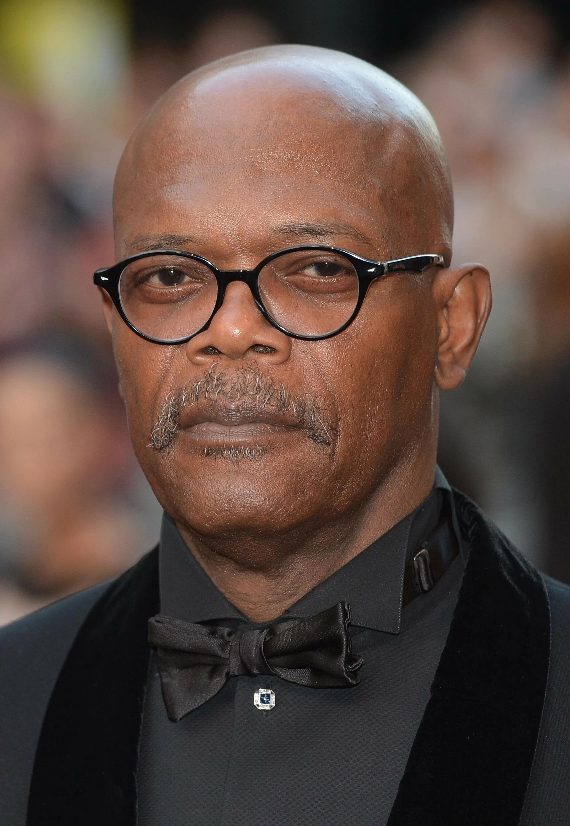 Сэмюэл л джексон в кепке. Samuel l jackson. Черный актер в очках. Сэмюэл джексон. Semyuel l dzhexon.