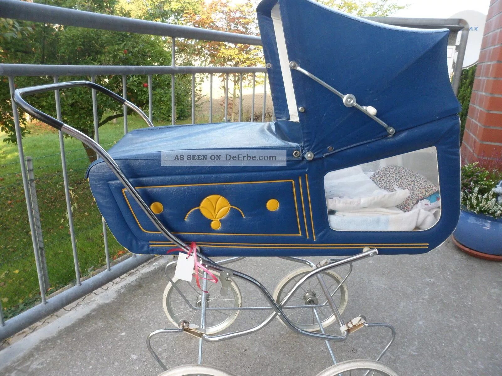 коляска zekiwa с окошечками. старые коляски для детей. коляска с окошками. Zekiwa коляска 70-80 с окошками. коляска zekiwa с окошечками.