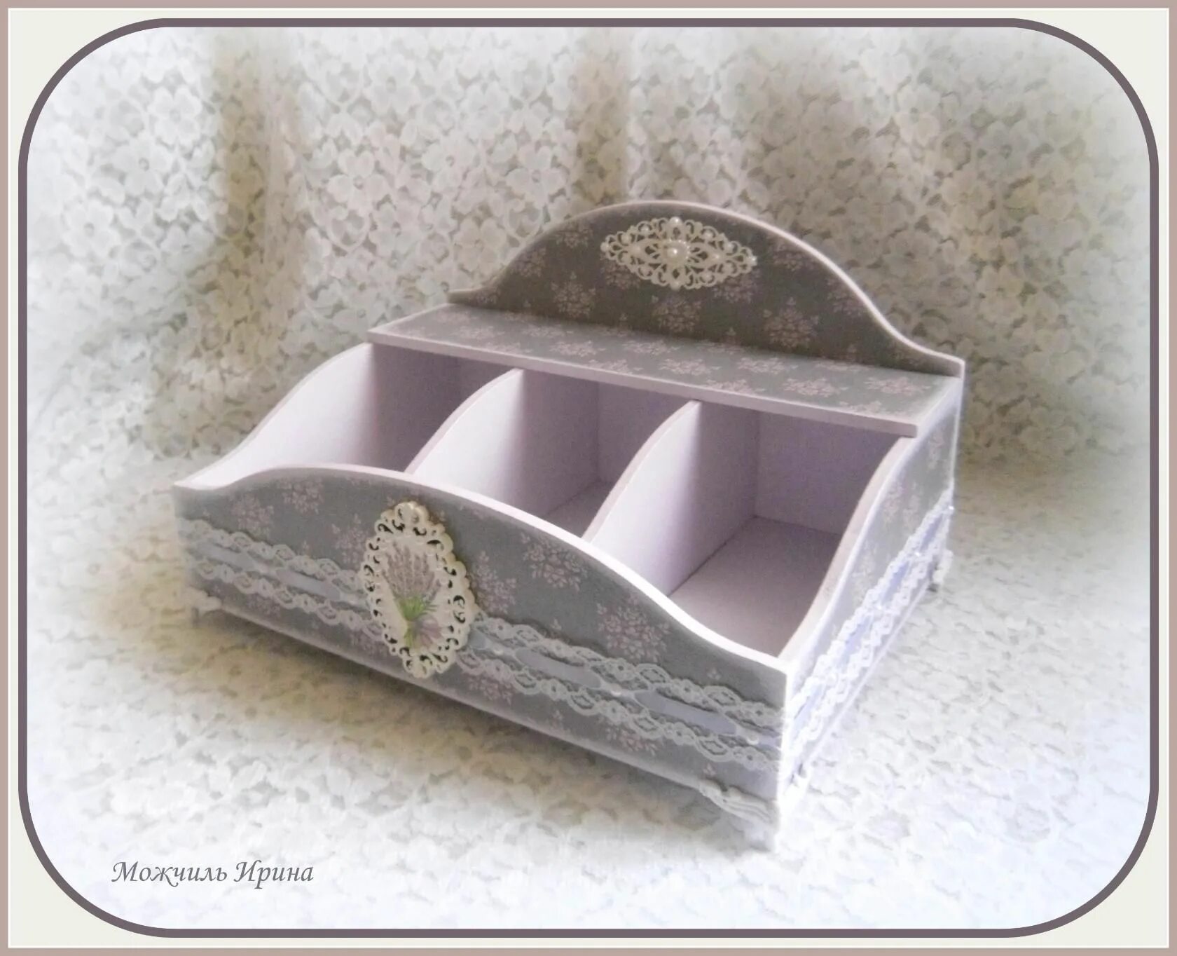 Коробки для хранения канцелярии. Стеллаж из коробок. Коробки в интерьере. Стеллаж для игрушек из картона. Полки из картона.