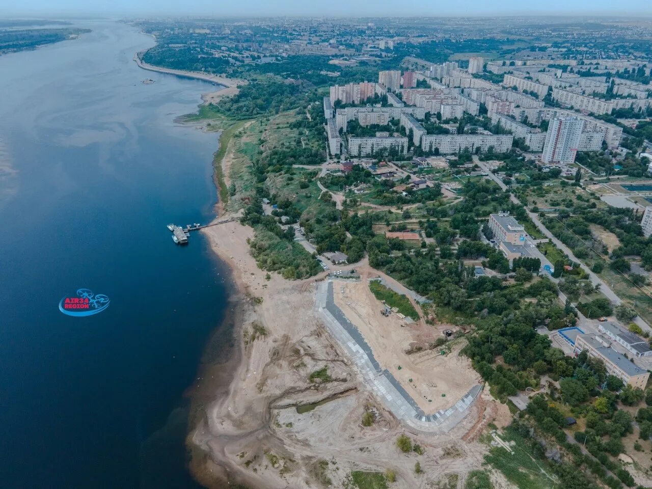 Ковид в волгограде. Спартановка Волгоград. Волгоград и Волга Спартановка. Пляж Волга Волгоград Спартановке. Волгоград с высоты птичьего полета.